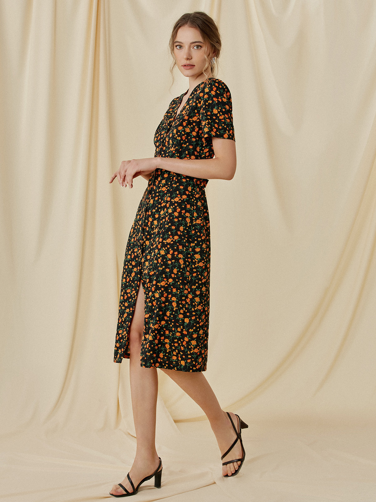 Thecomense - Rosy Arcane Floral Slit Midi Dress