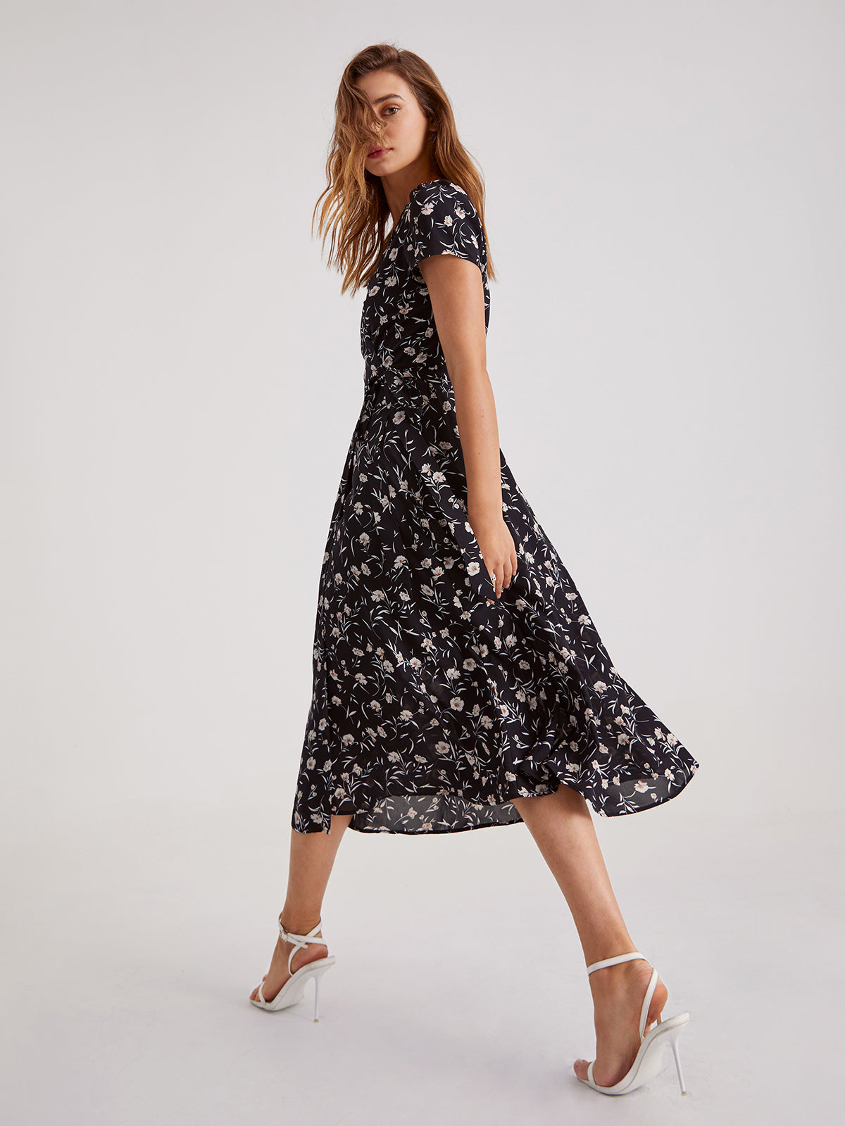 Thecomense - V-Neck Floral Tie Wrap Dress
