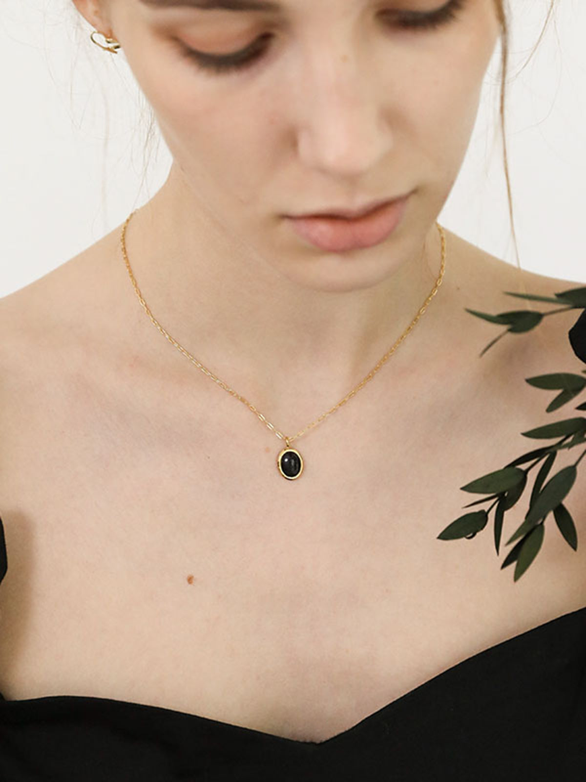 Thecomense - Black Diadem Necklace