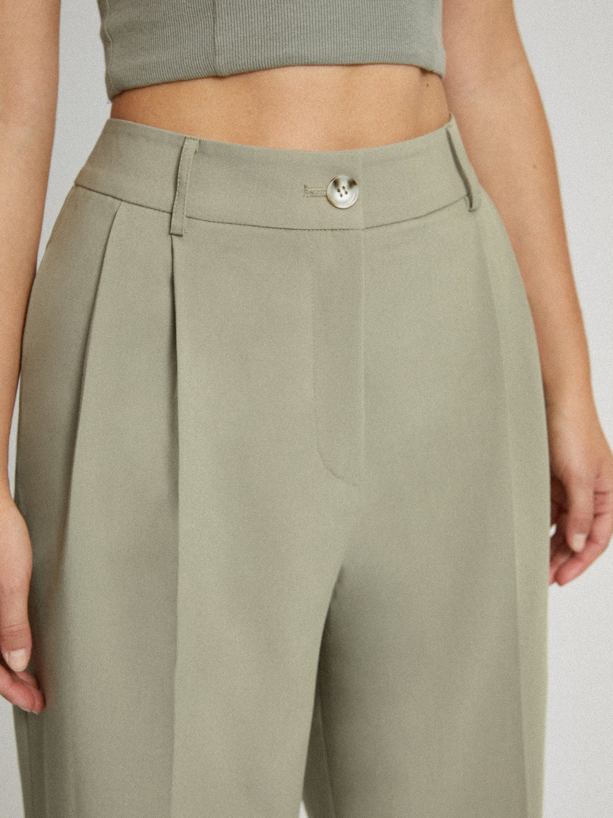 Thecomense - Cropped Mid Rise Straight Leg Trousers