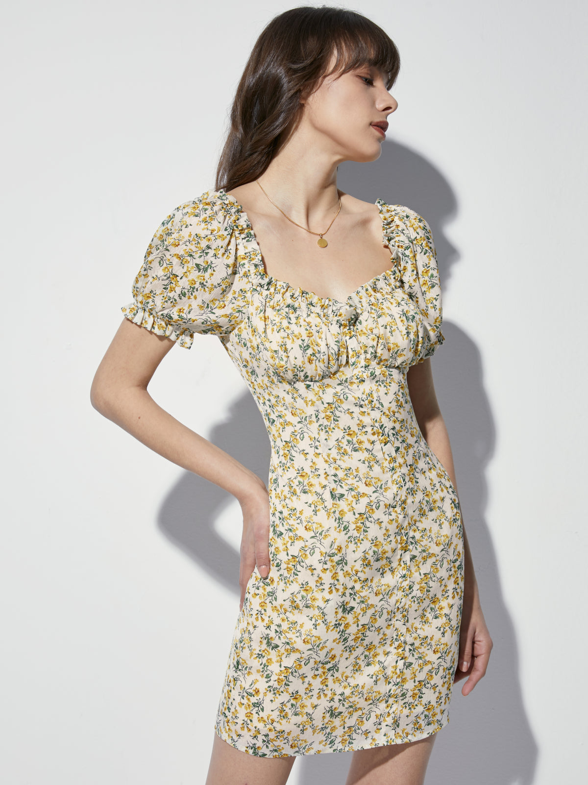 Thecomense - Short Puff Sleeve Floral Ruffle Mini Dress