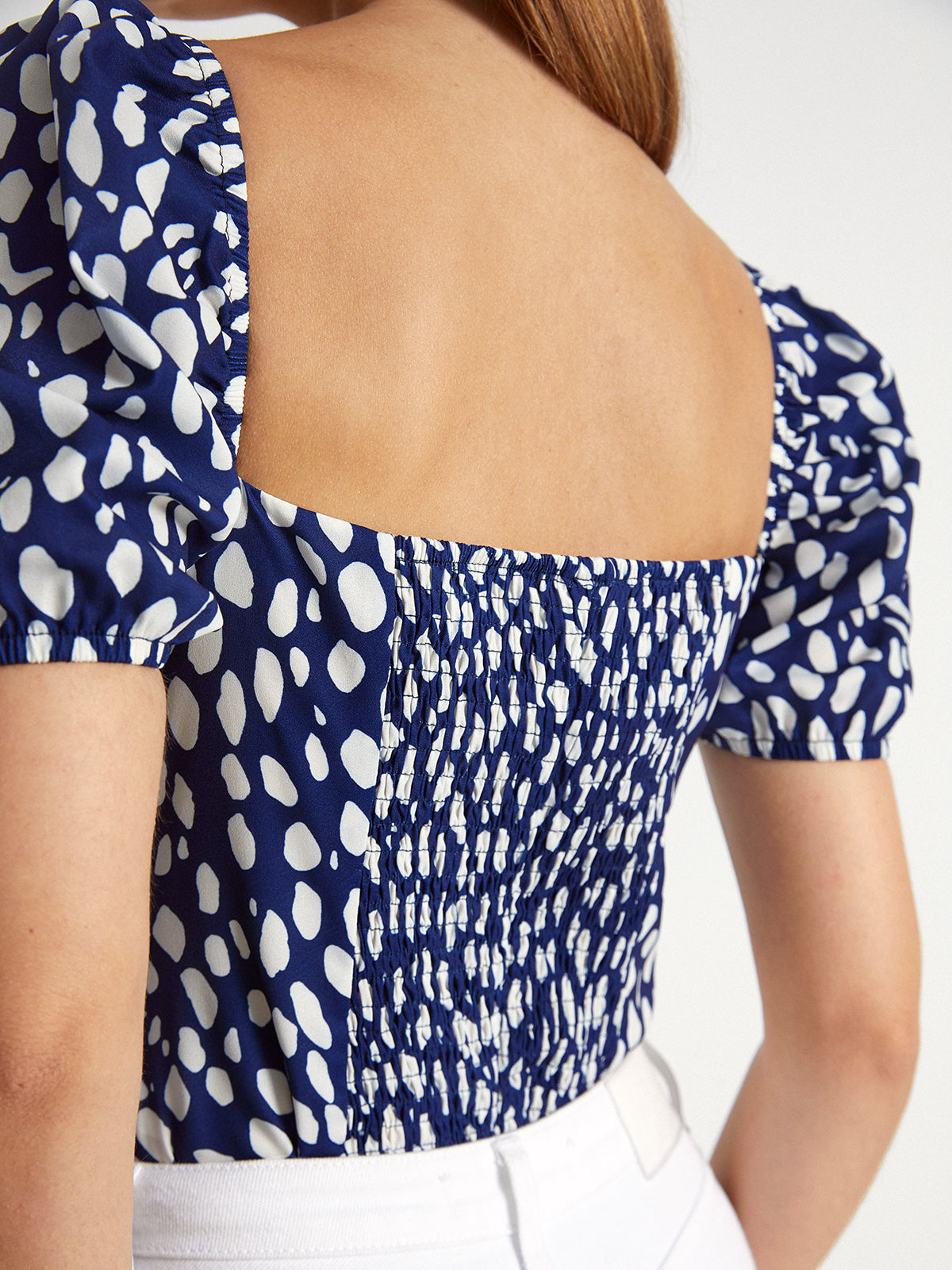 Thecomense - Light Petal Sweetheart Contour Short Sleeve Top