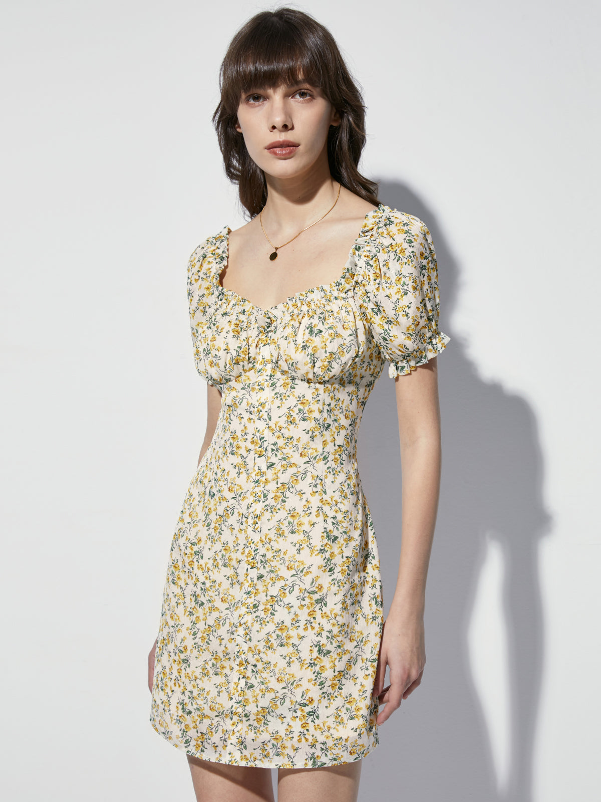 Thecomense - Short Puff Sleeve Floral Ruffle Mini Dress