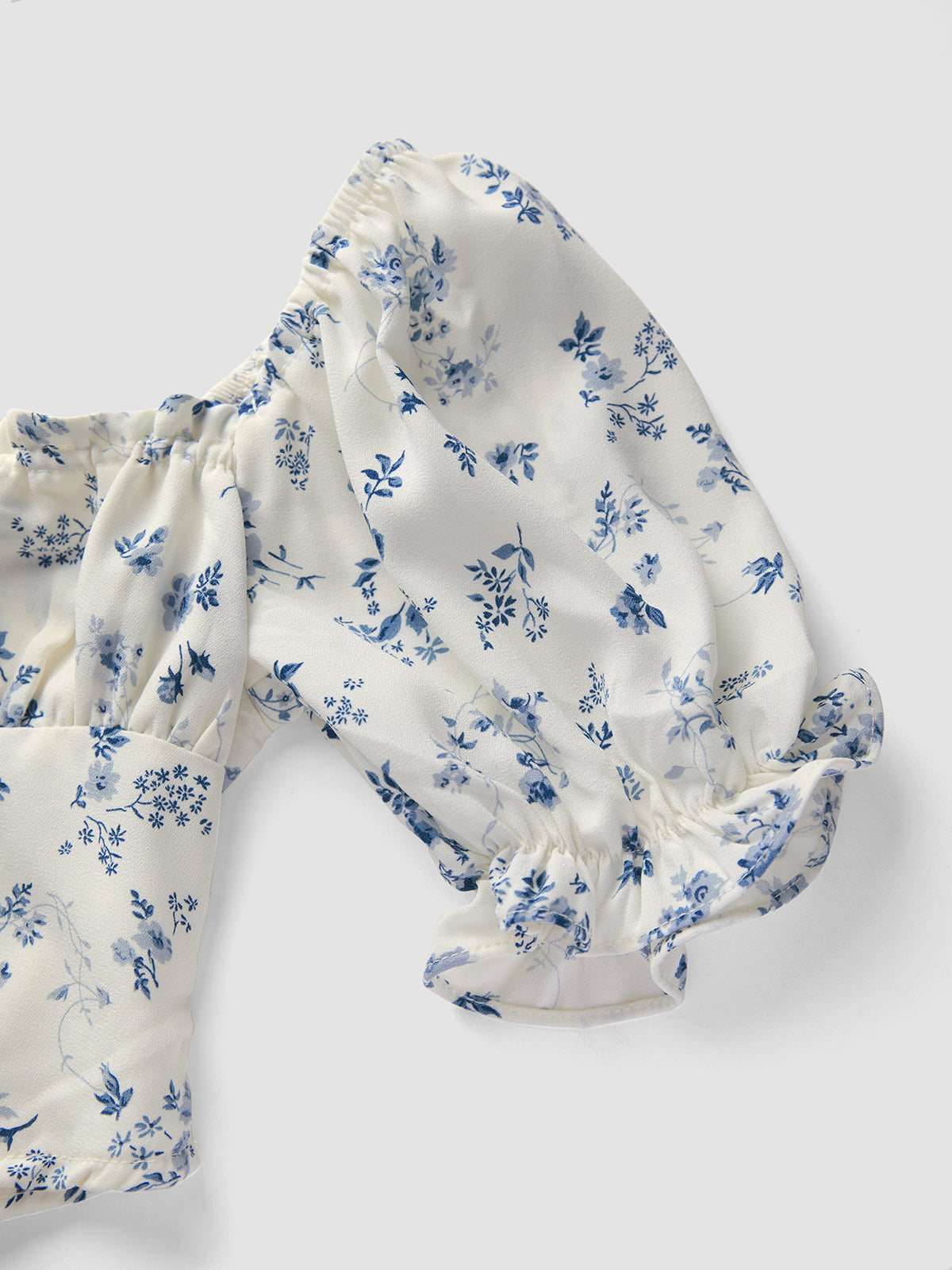 Thecomense - Short Puff Sleeve Floral Tie Front Top