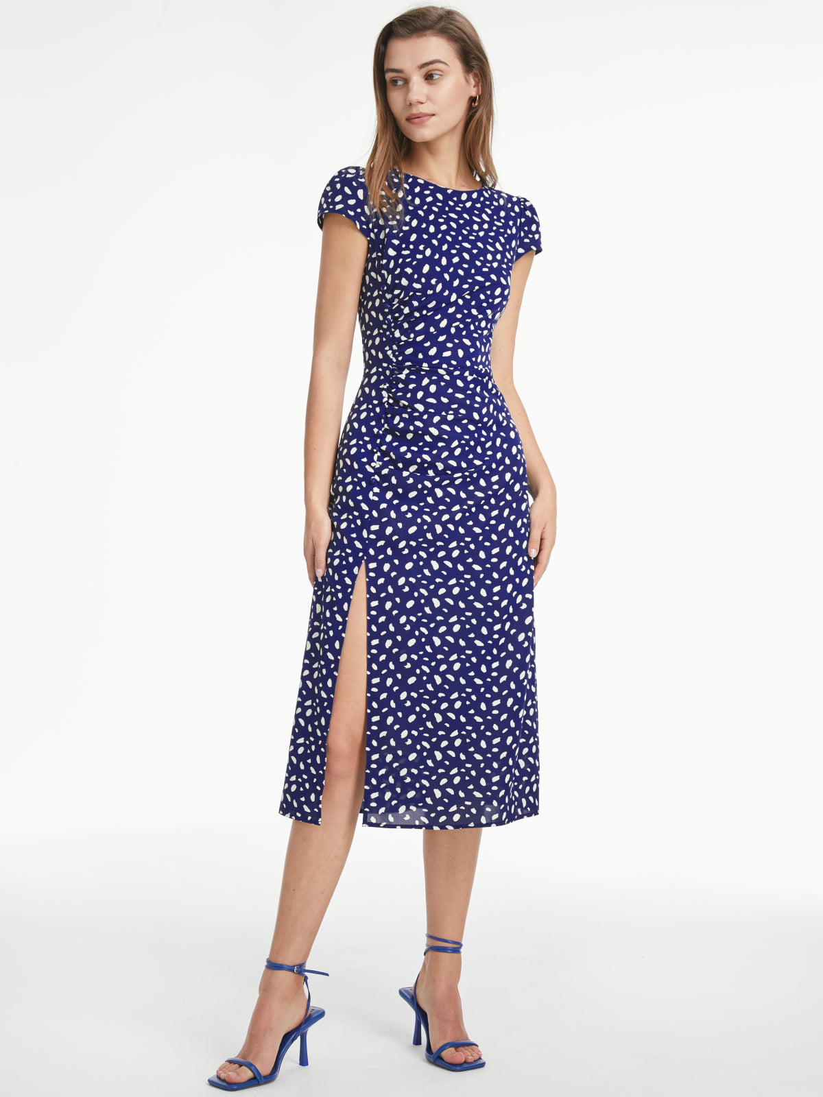 Thecomense - Petals Print Ruched Slit Midi Dress