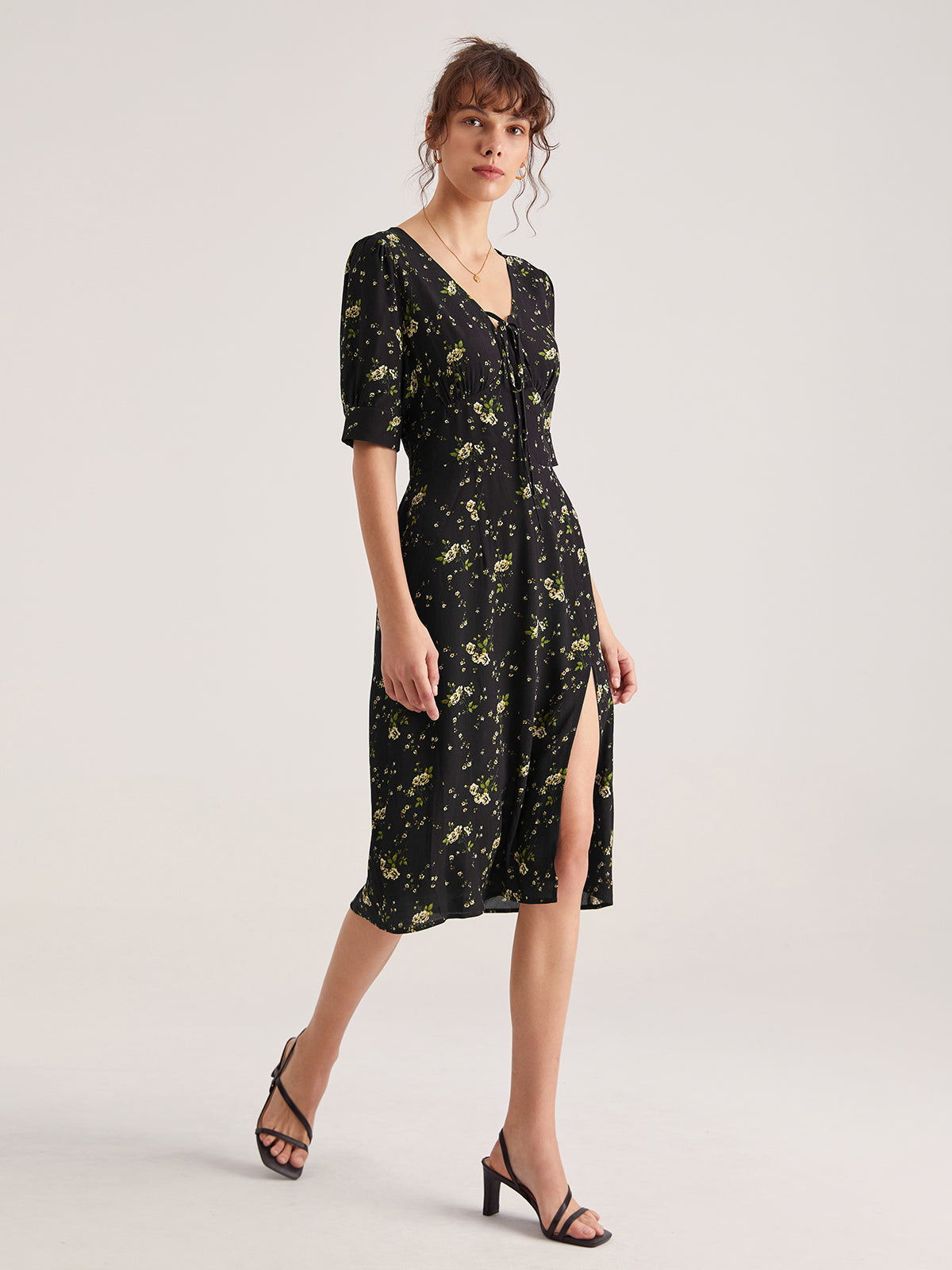 Thecomense - Sweetheart Floral Slit Midi Strap Dress