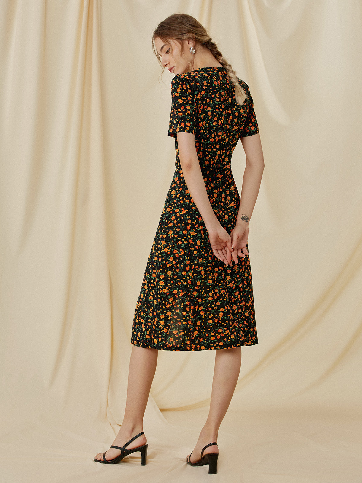 Thecomense - Rosy Arcane Floral Slit Midi Dress