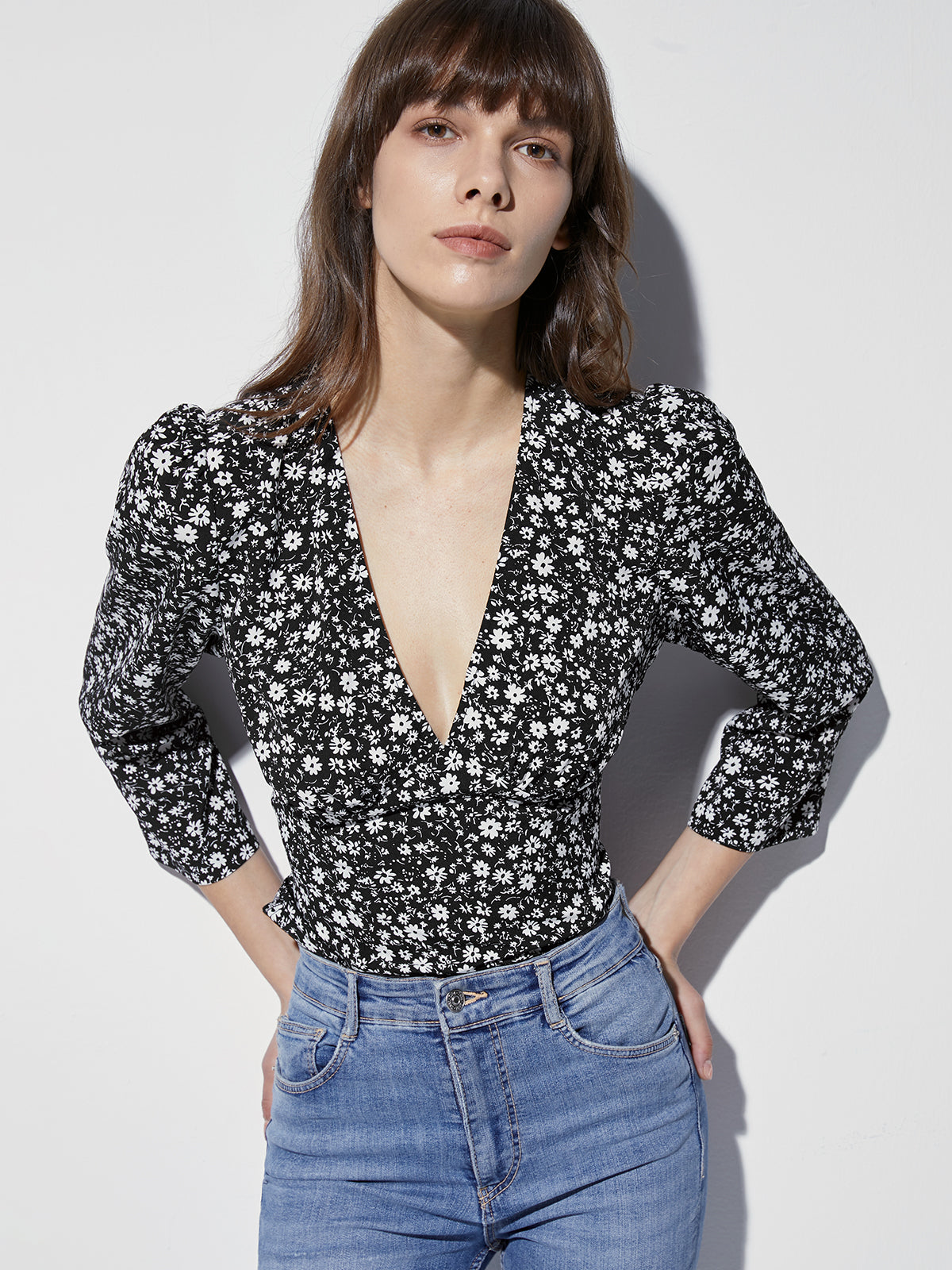 Thecomense - Long Sleeve V Neck Floral Top