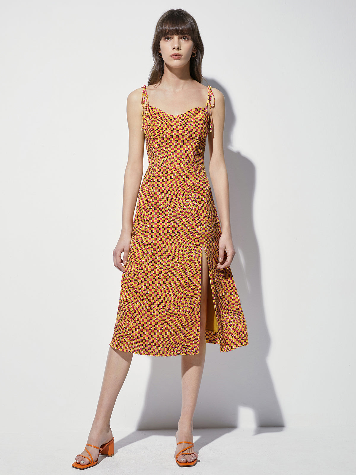 Thecomense - Groovy Contour Sleeveless Off The Shoulder Midi Dress