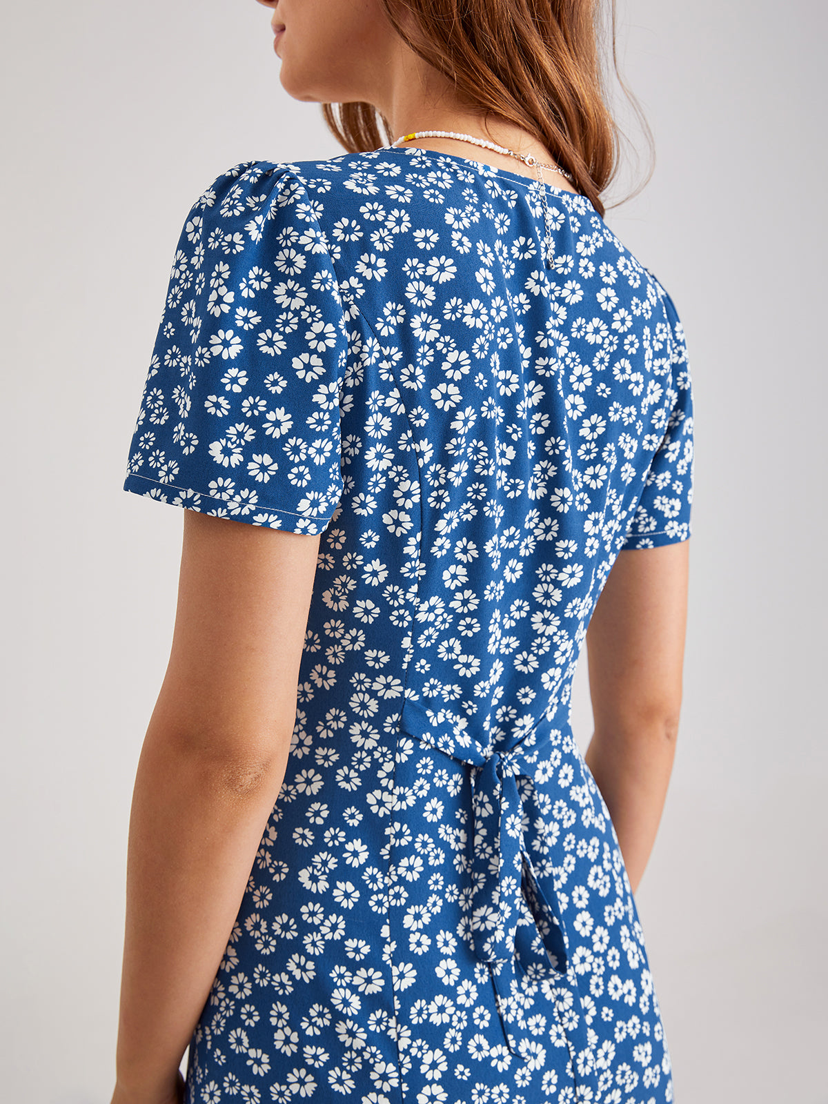 Thecomense - Sweetheart V-Neck Daisy Midi Dress