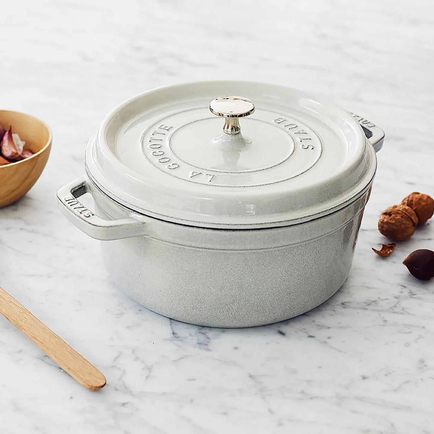 Staub Round Cocotte / White Truffle