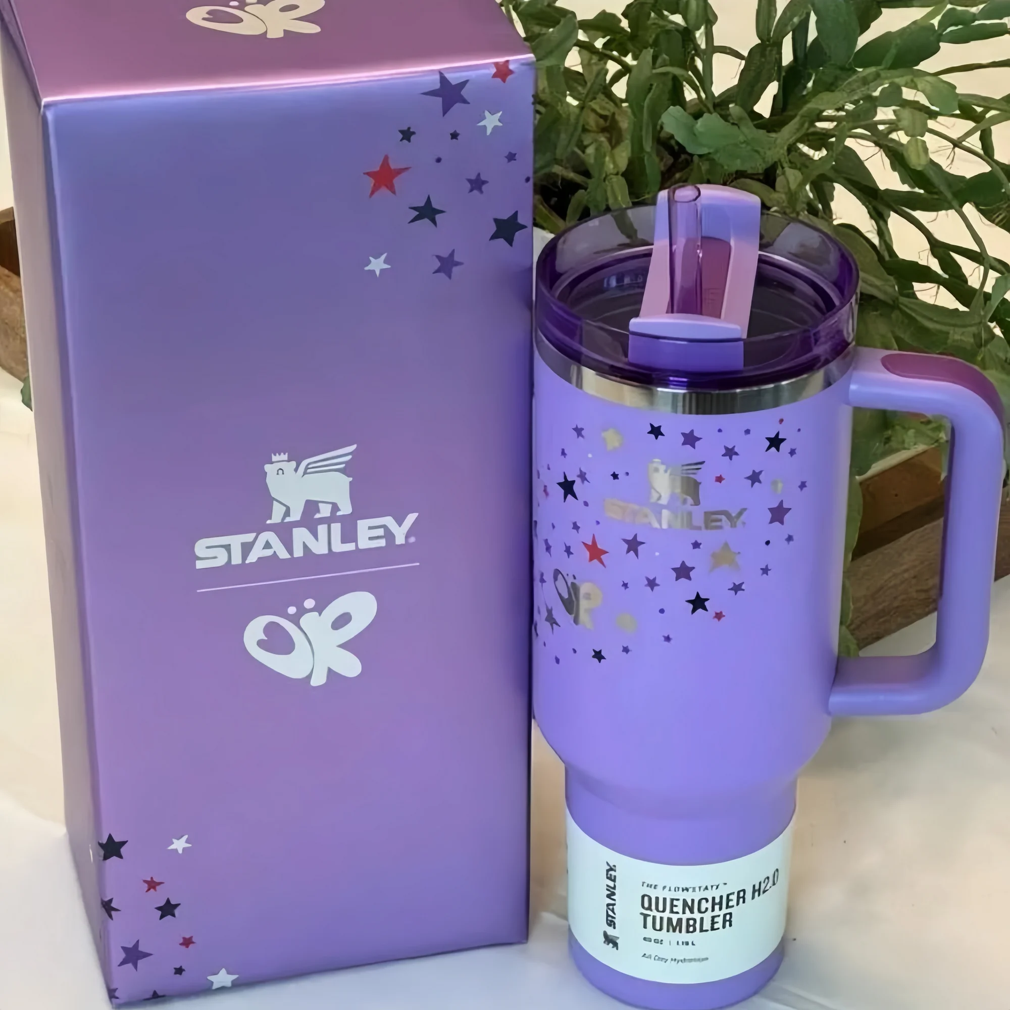 Stanley 40 oz Stainless Steel H2.0 Flowstate Quencher Tumbler-Cosmo Pink Valentine's Day