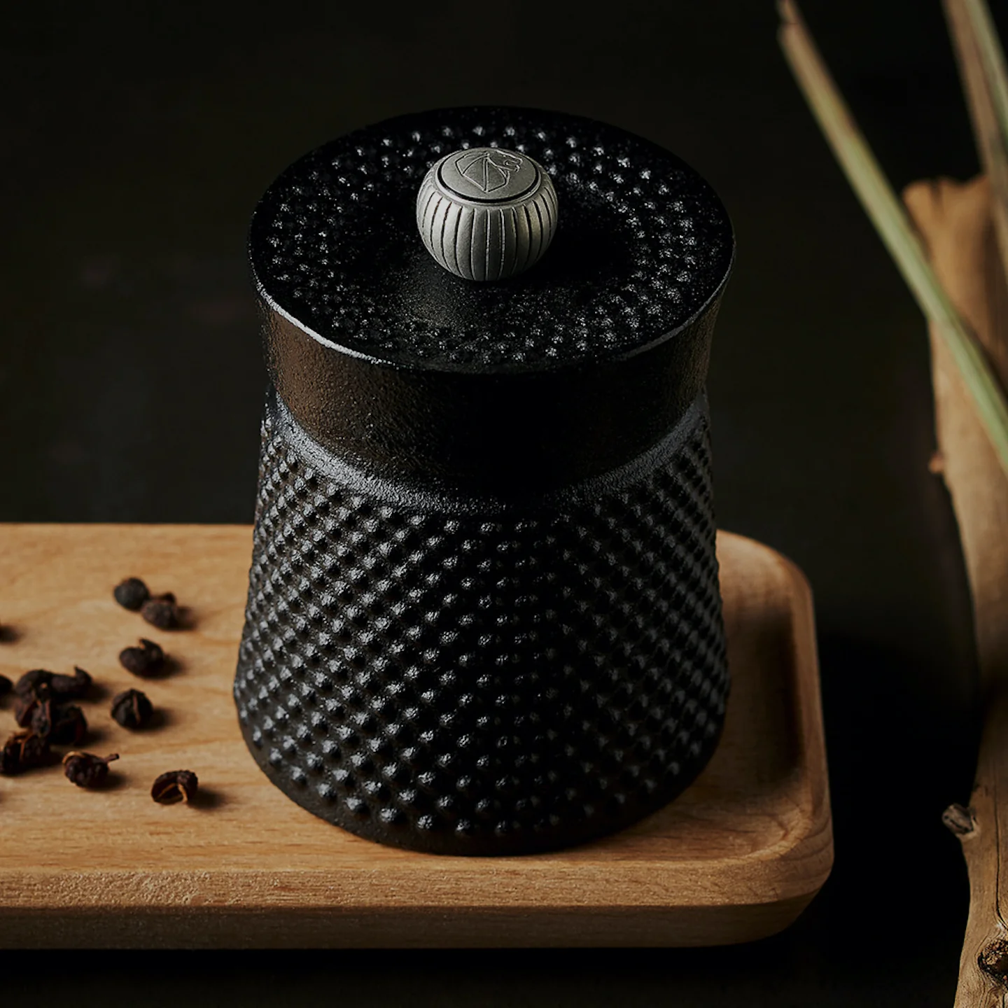 Peugeot Bali Fonte Cast Iron Pepper Mill / 8cm / Black