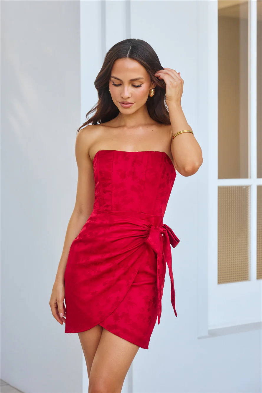 Sizzling Soir��es Strapless Mini Dress Red