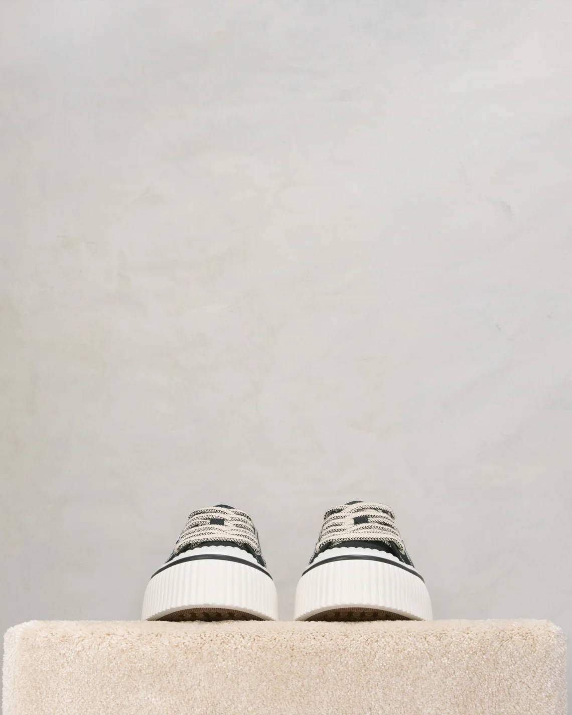 Low Top Ami 1980 Sneakers