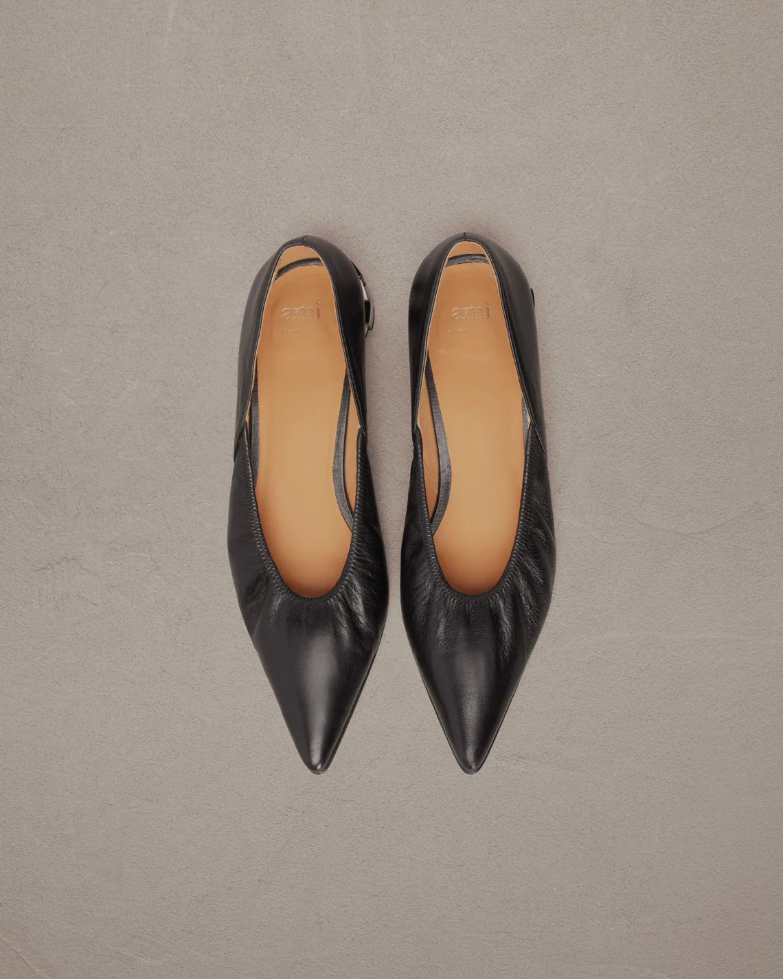 Pointed Toe Pleated Shoes