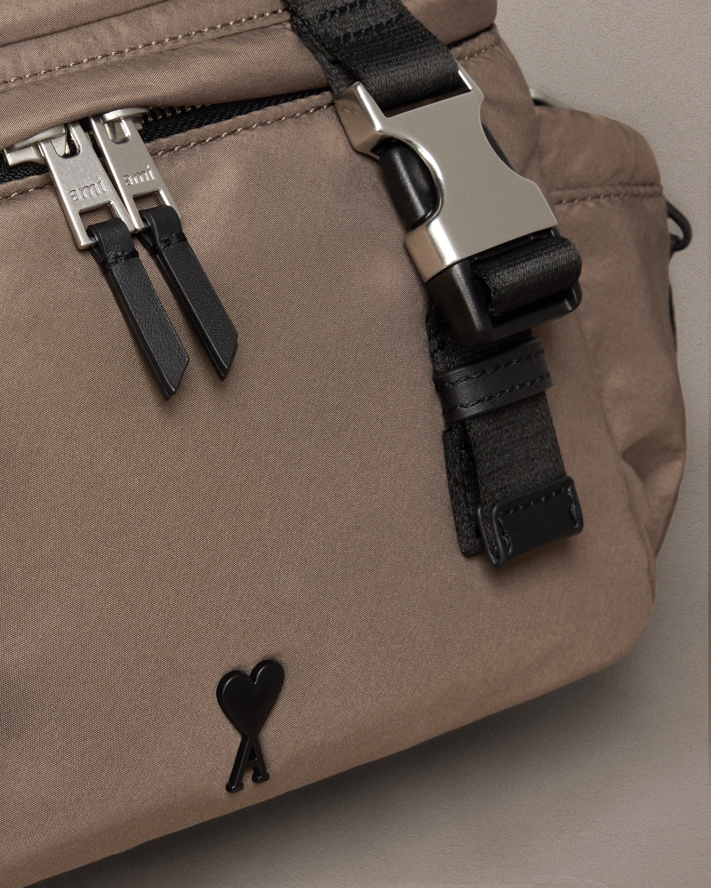 Ami de Coeur Messenger Bag