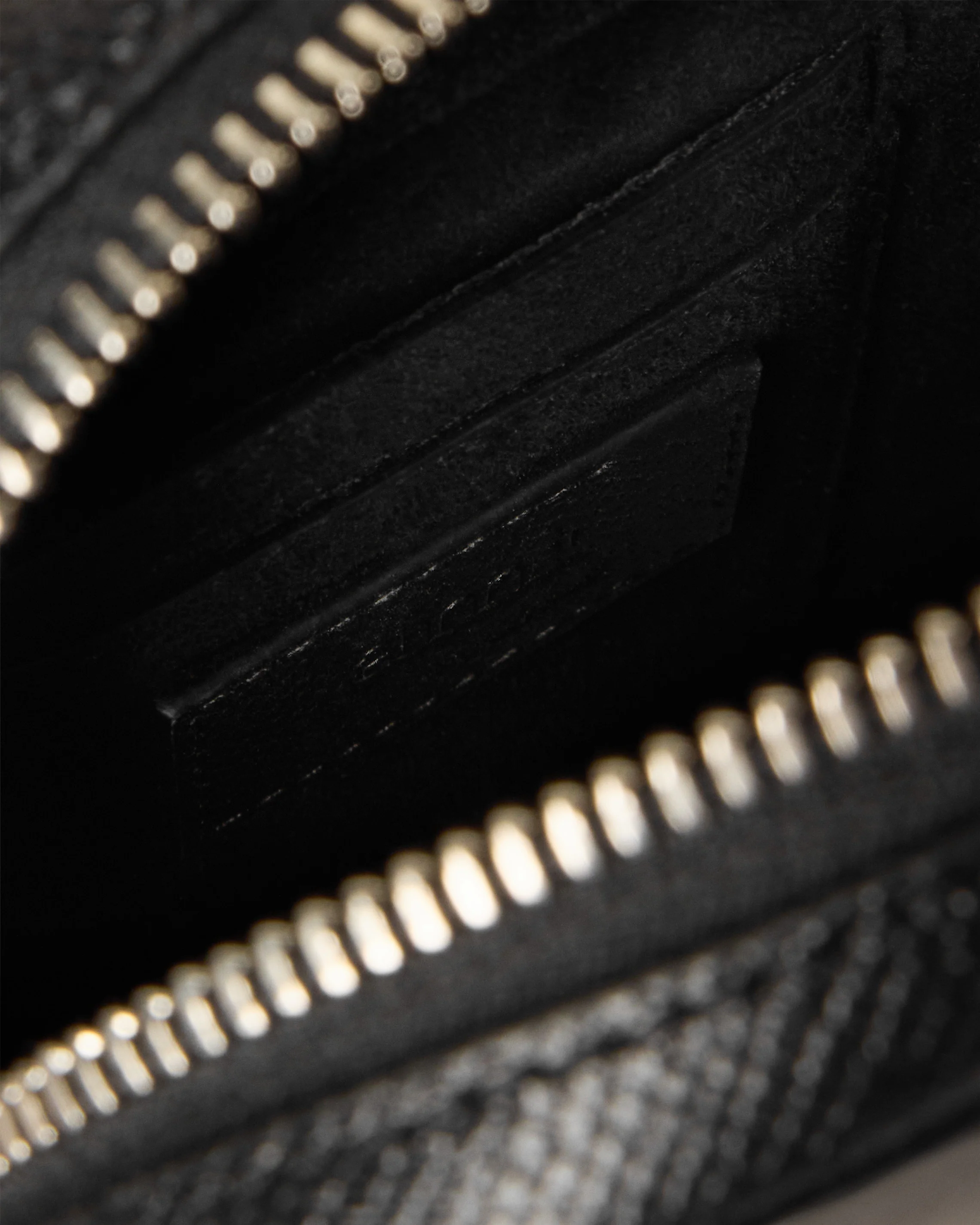 Paris Paris Vertical Camera Bag