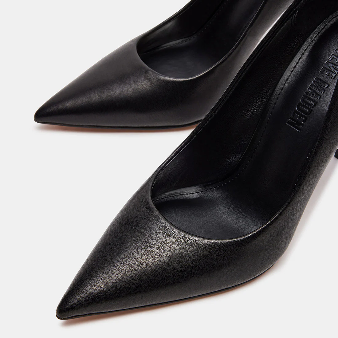 THRIVE BLACK LEATHER