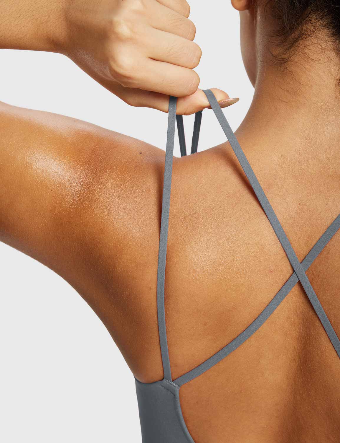 Freeleaf Cross-Strap Low-Impact Sports Bra