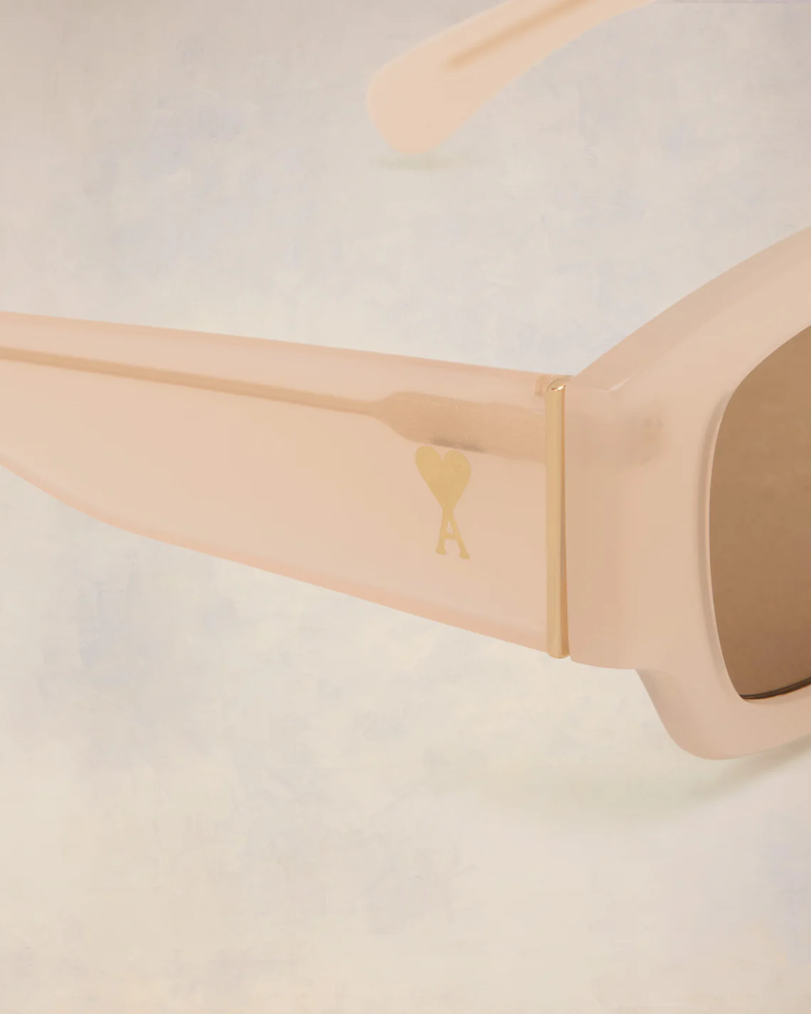 Classical Ami de Coeur Sunglasses