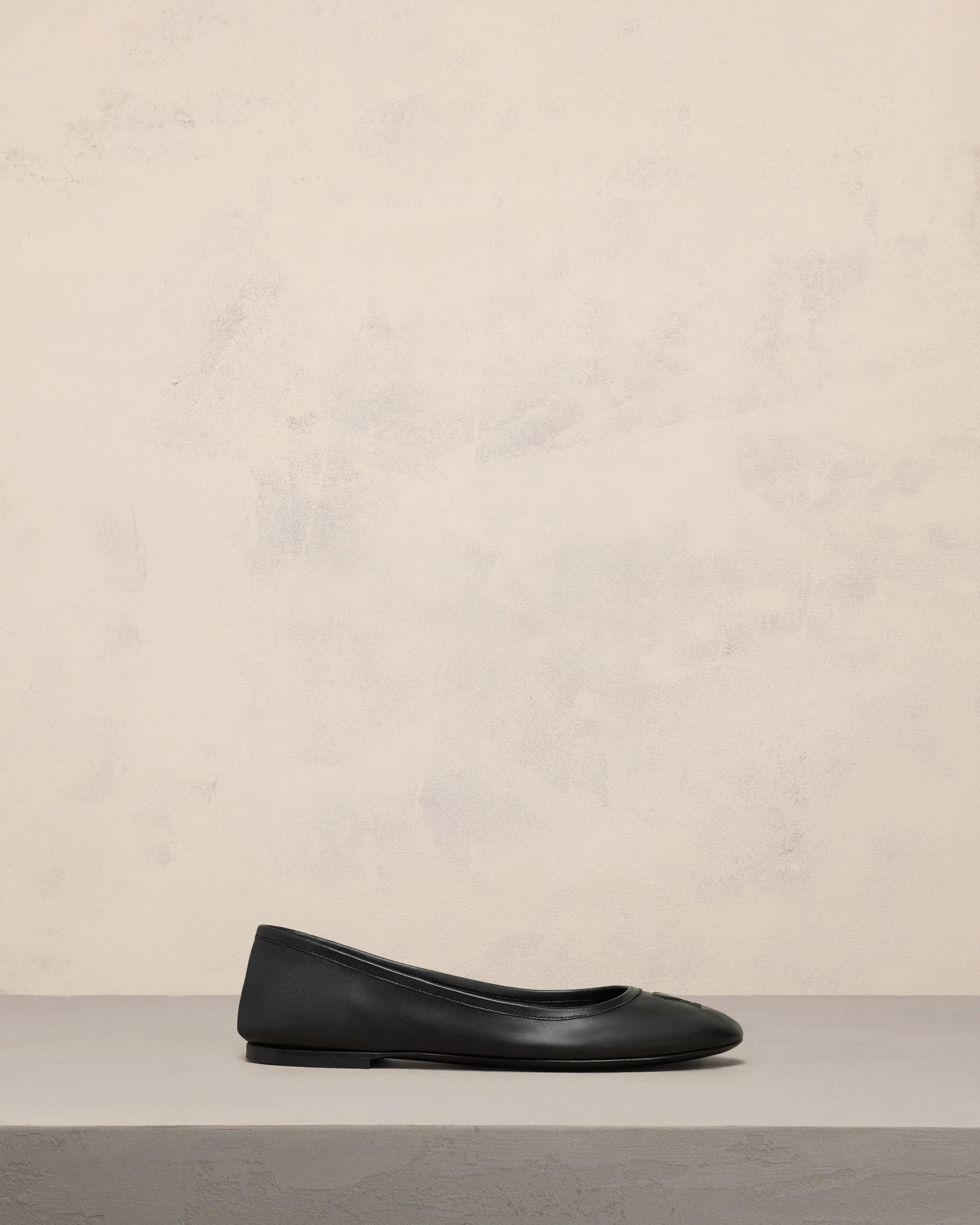 Round Toe Ami de Coeur Ballerinas