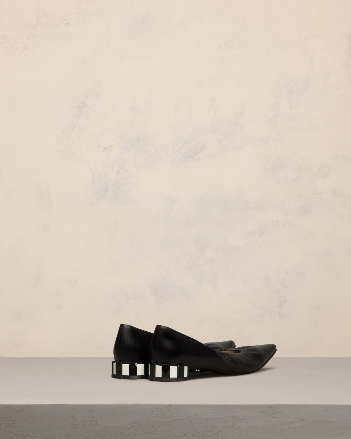 Pointed Toe Pleated Shoes