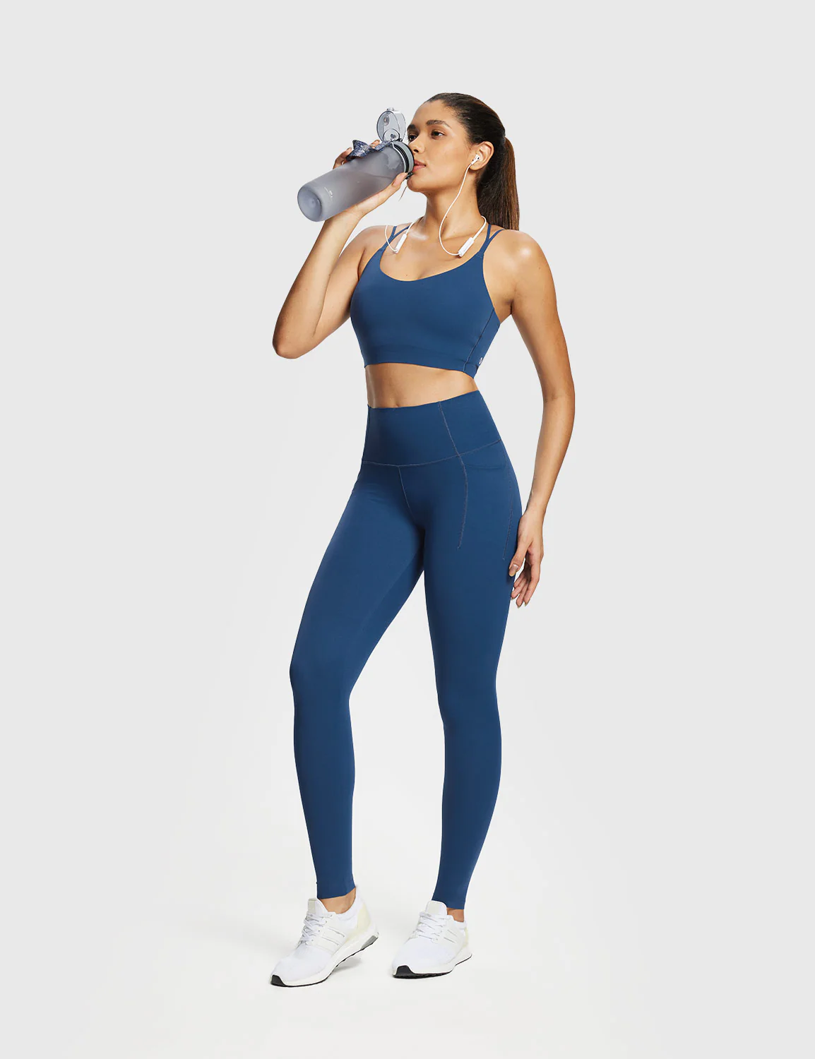 Freeleaf Cross-Strap Low-Impact Sports Bra