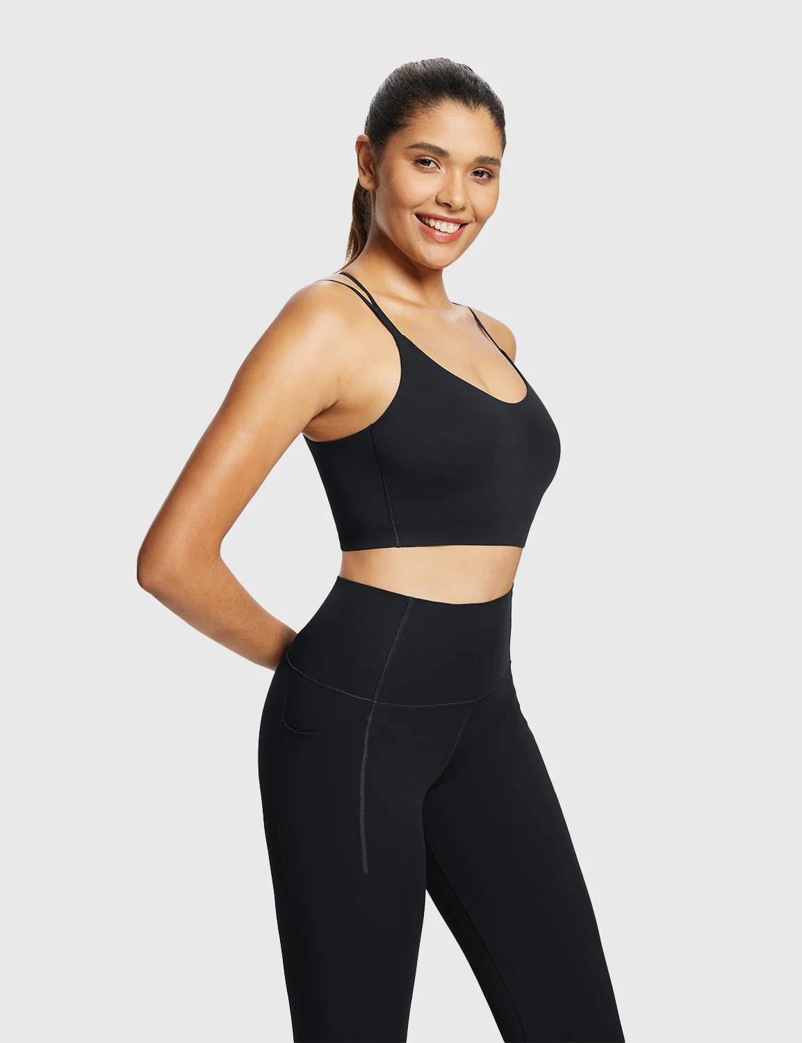 Freeleaf Cross-Strap Low-Impact Sports Bra
