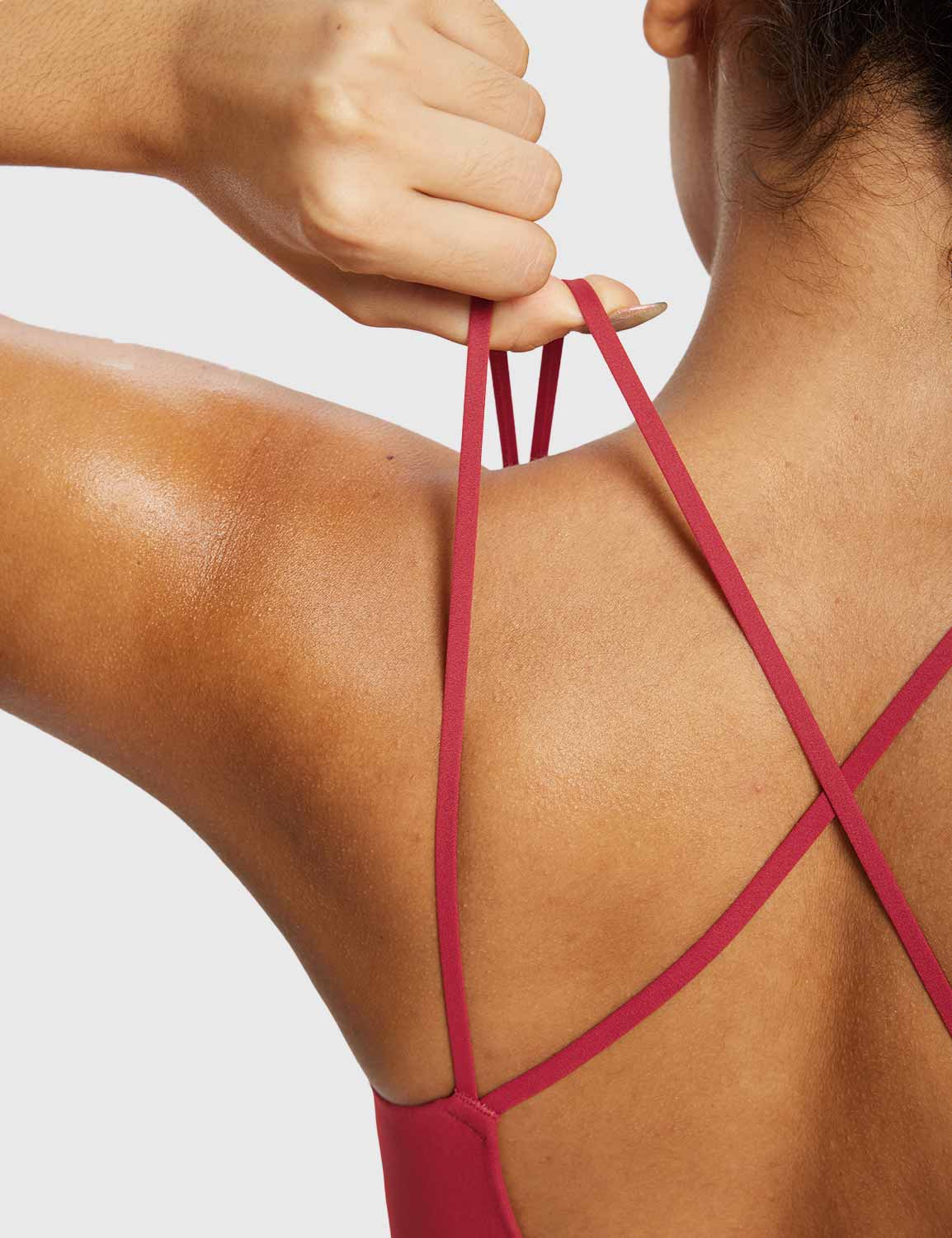 Freeleaf Cross-Strap Low-Impact Sports Bra