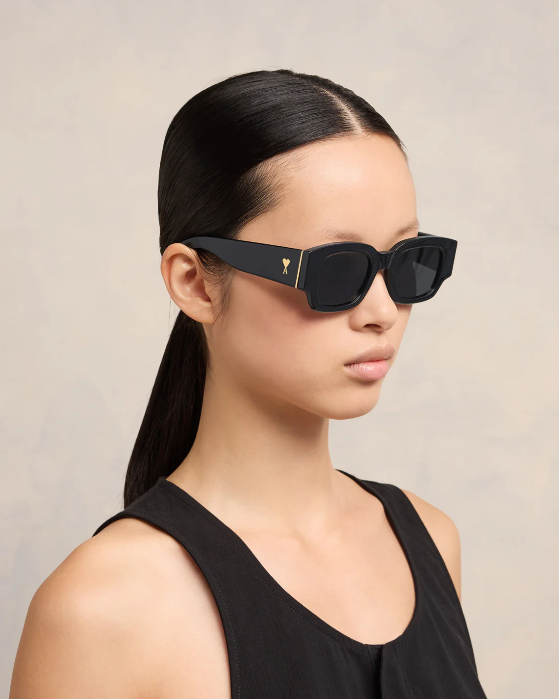 Classical Ami de Coeur Sunglasses