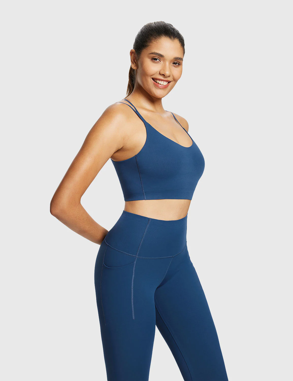 Freeleaf Cross-Strap Low-Impact Sports Bra