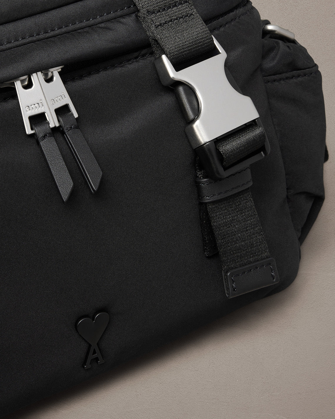 Ami de Coeur Messenger Bag