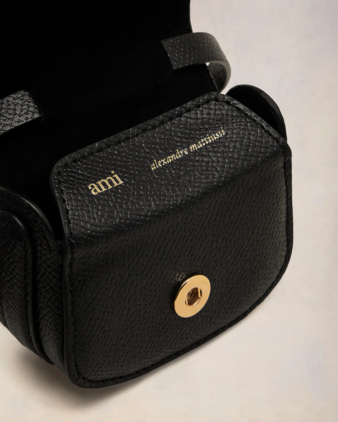 Paris Paris Airpods Case