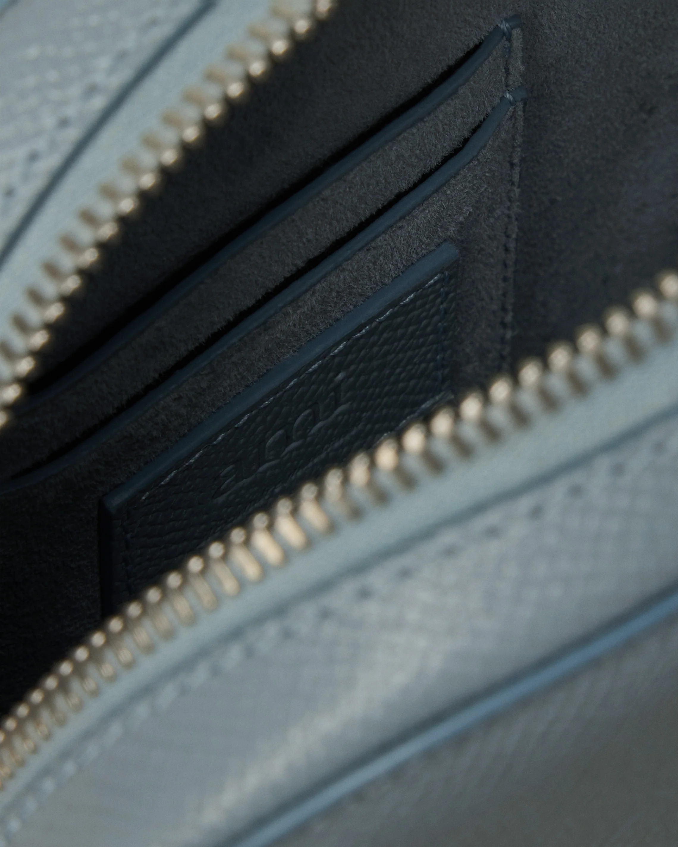 Paris Paris Vertical Camera Bag