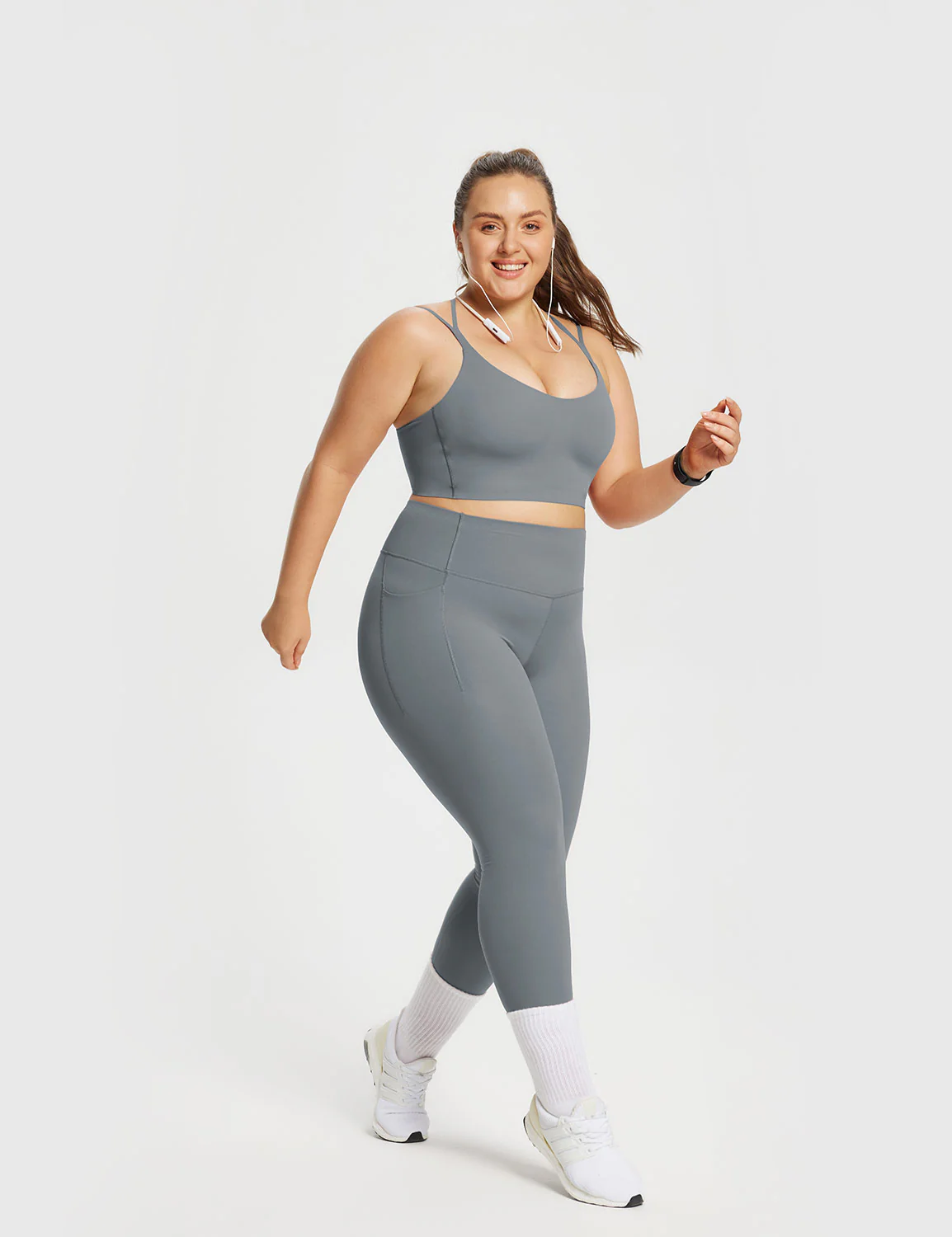 Freeleaf Cross-Strap Low-Impact Sports Bra