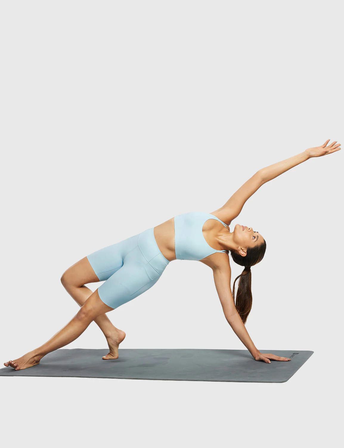 Freeleaf Cross-Strap Low-Impact Sports Bra