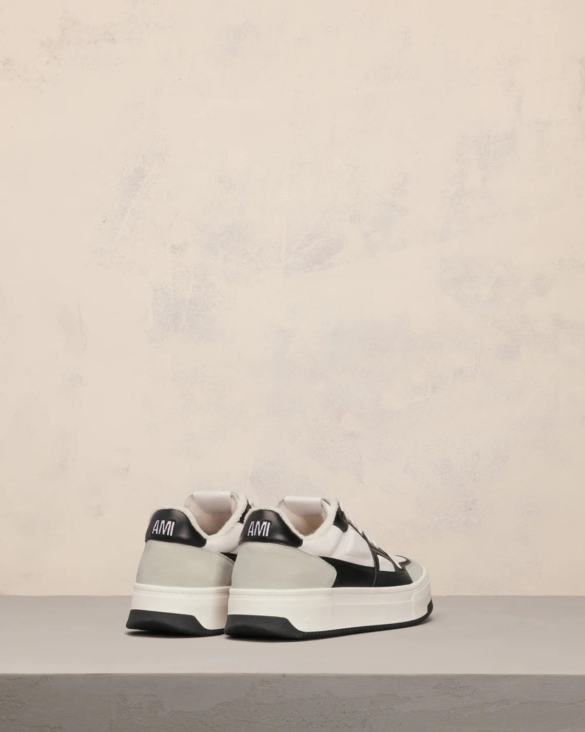 Low Top Ami Arcade Sneakers