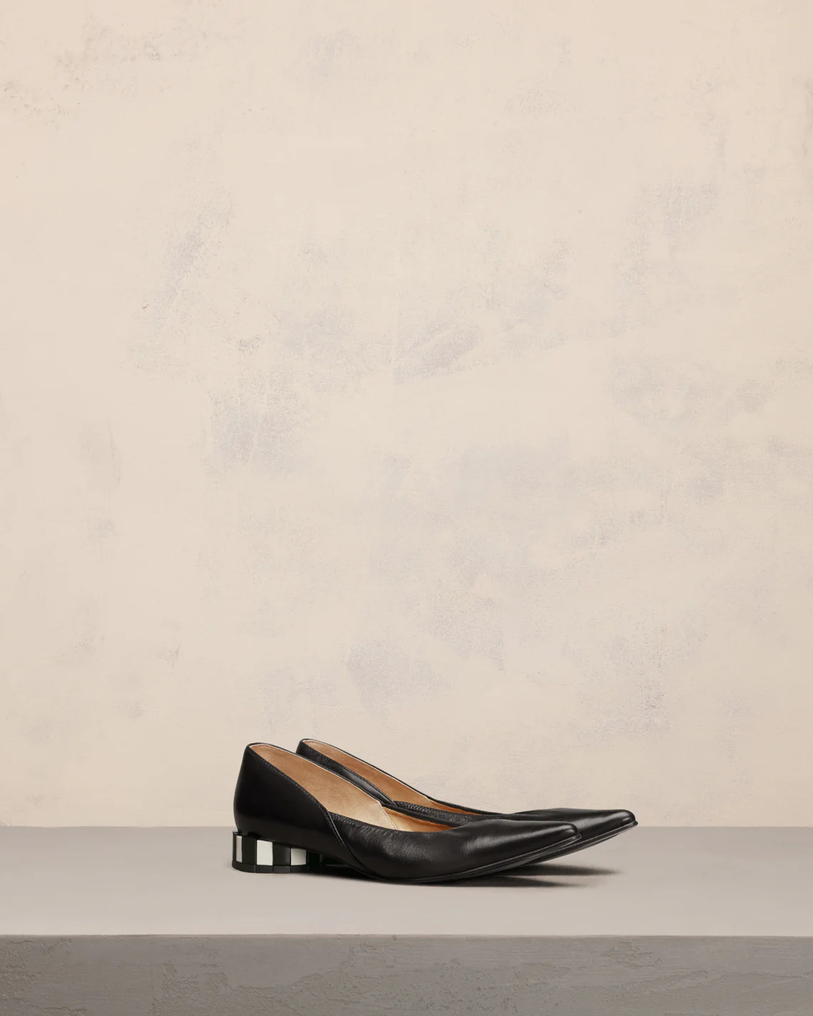 Pointed Toe Pleated Shoes