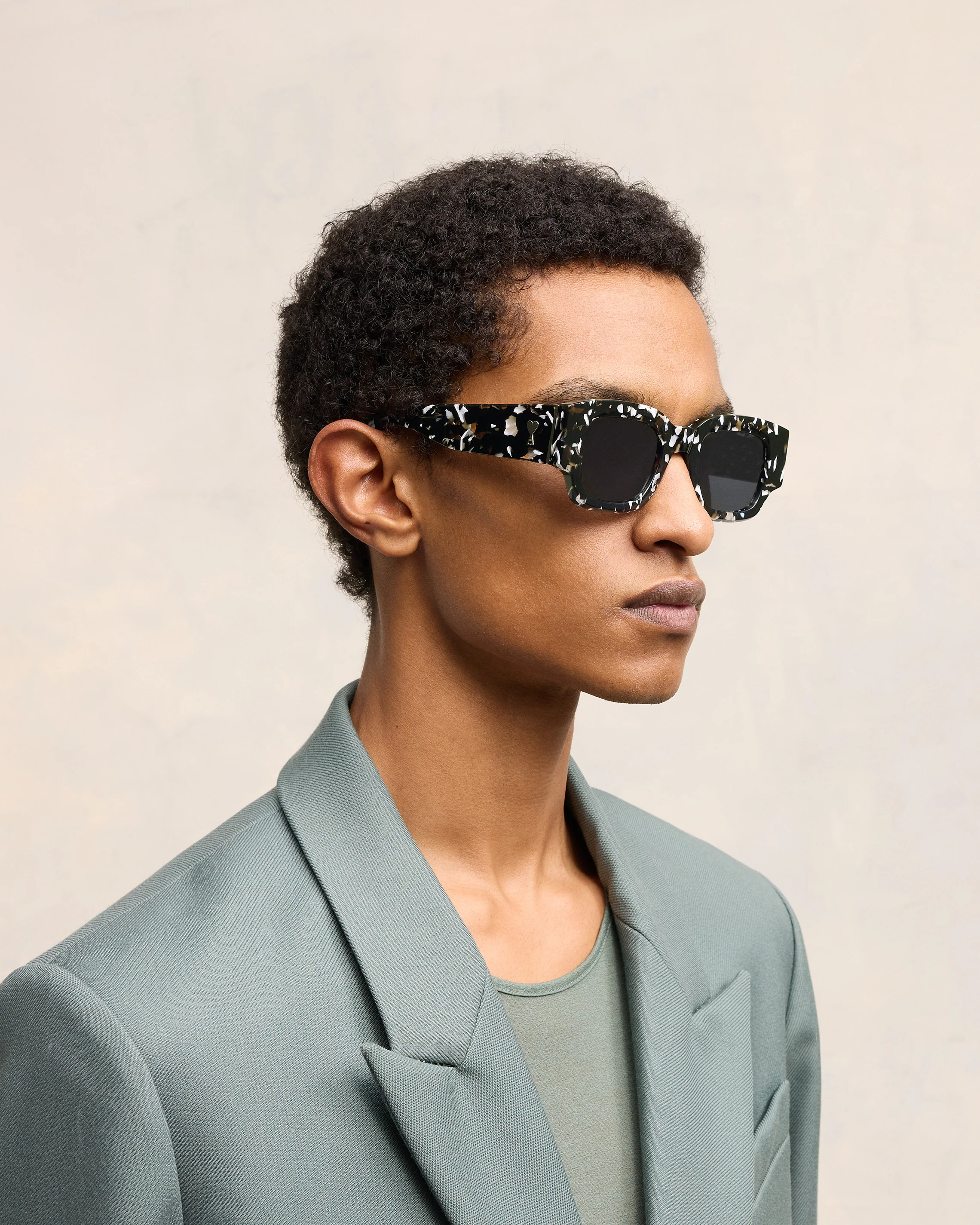 Classical Ami de Coeur Sunglasses