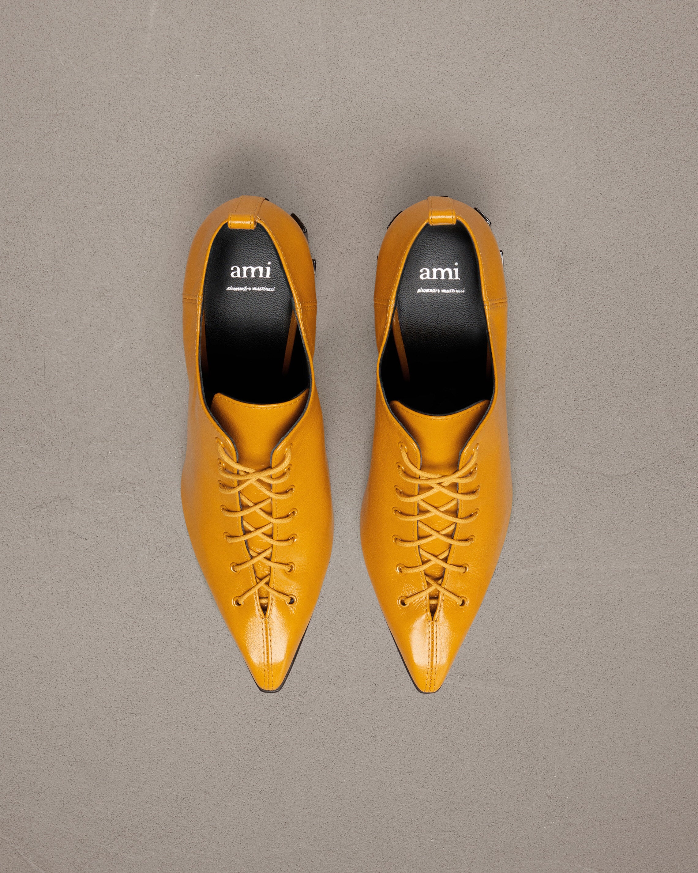 Pointed Toe Lace-Up Shoes