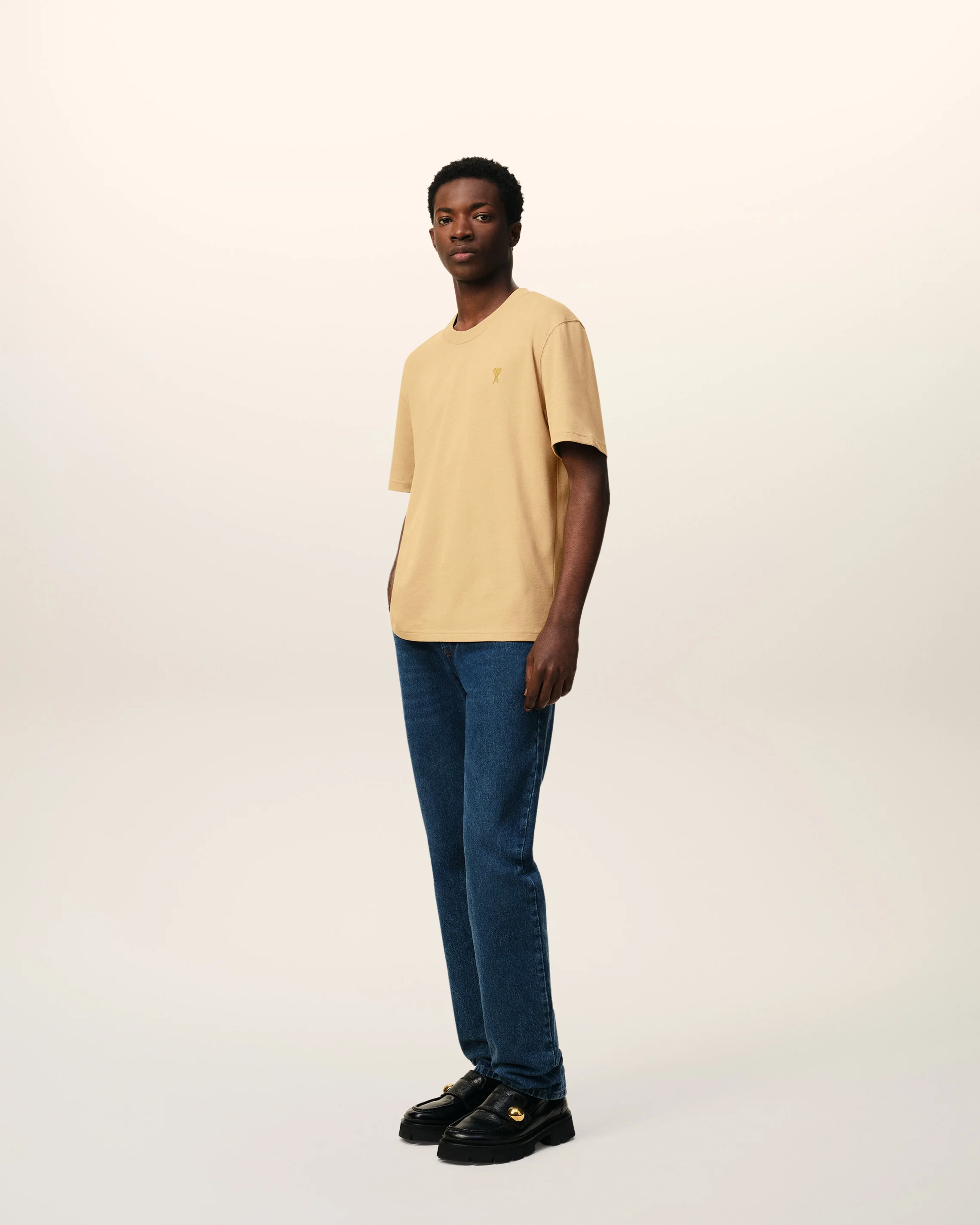 T-shirt With Golden Ami de Coeur Pin