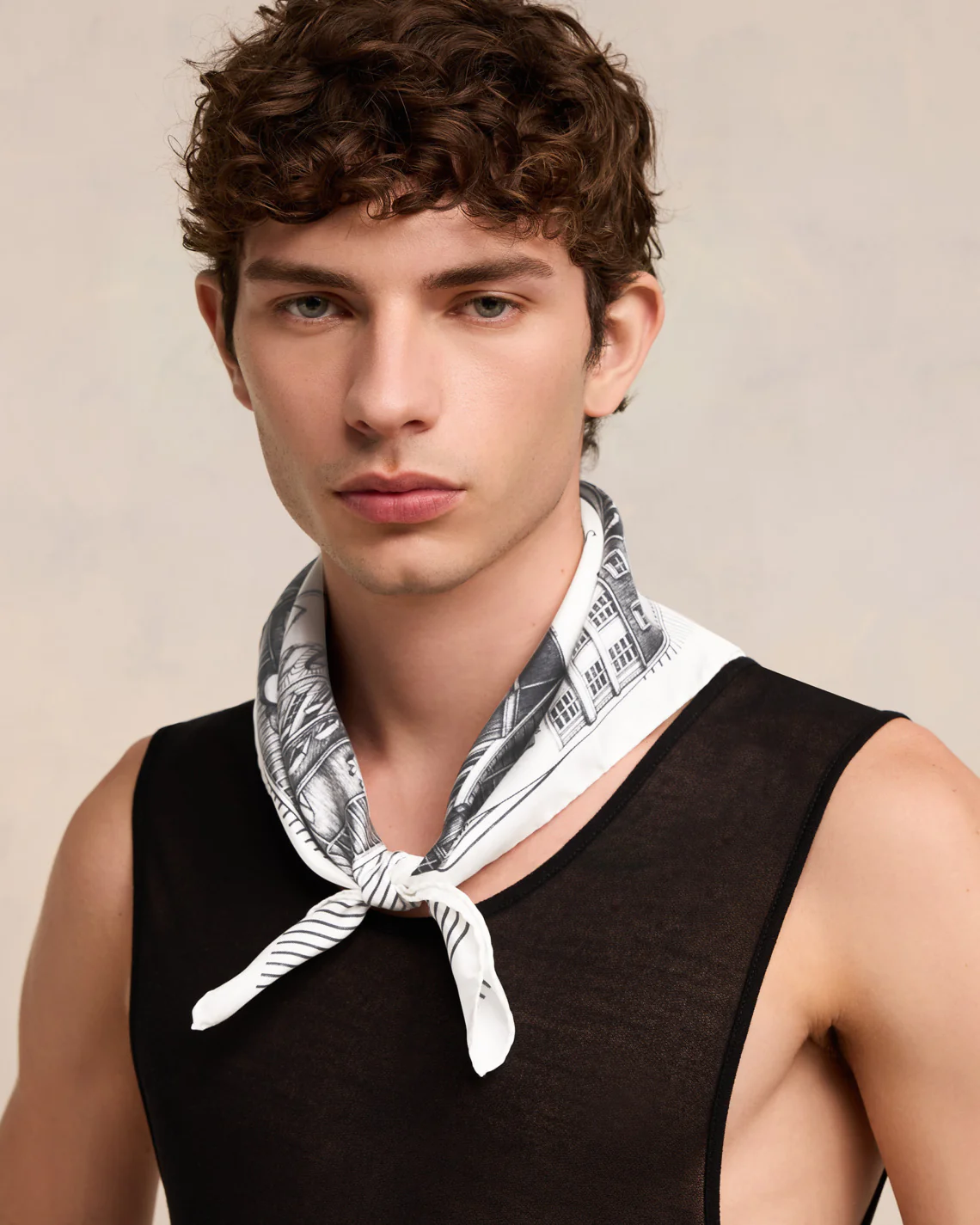 Place Des Victoires Scarf