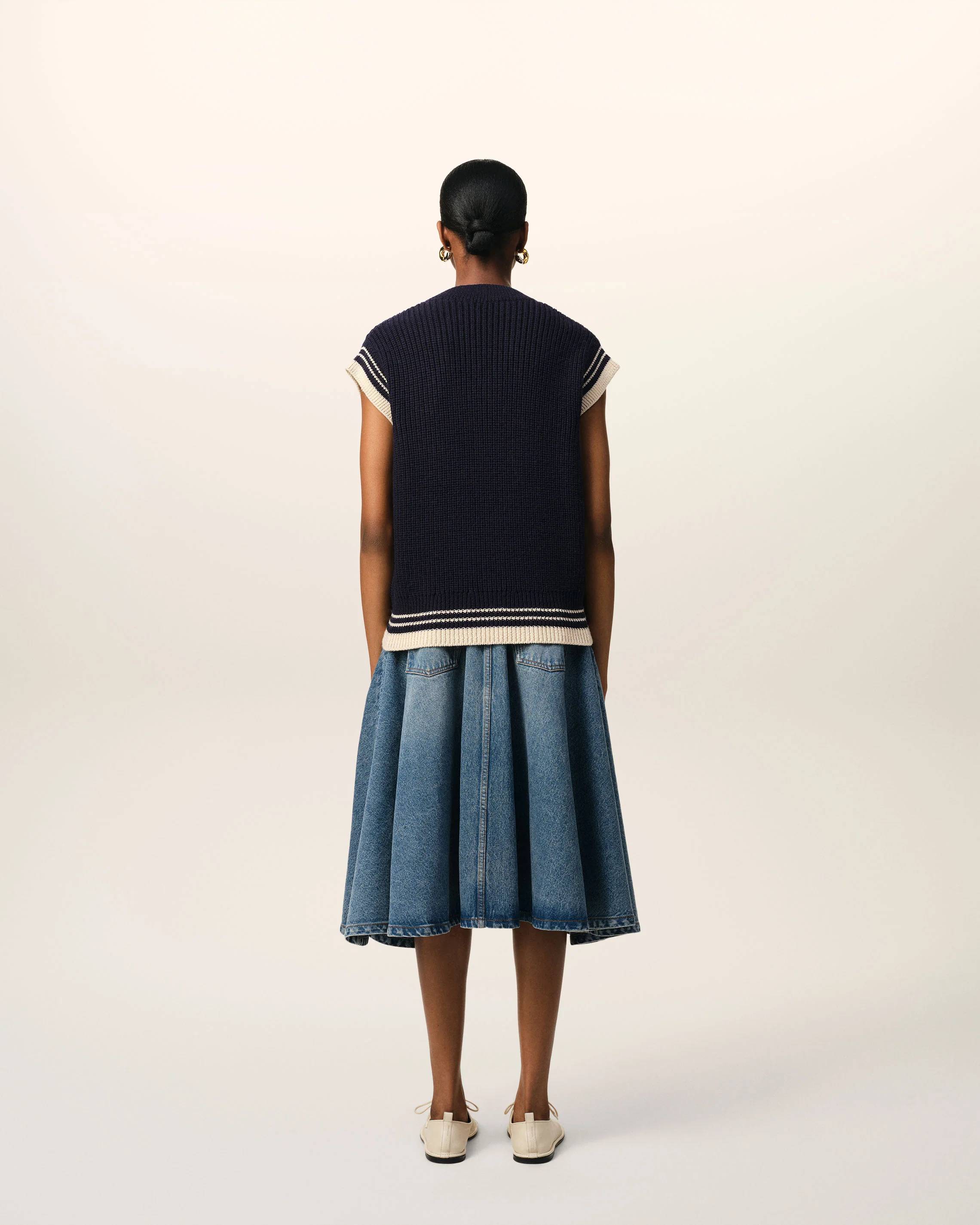 Navy Wool Ribbed Sleeveless V Neck Sweater