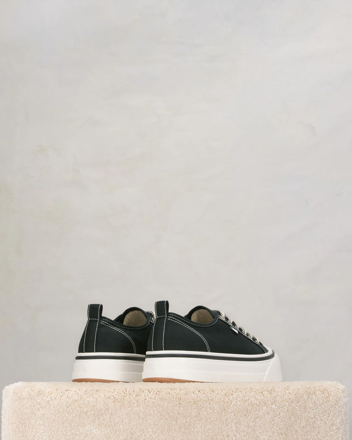 Low Top Ami 1980 Sneakers