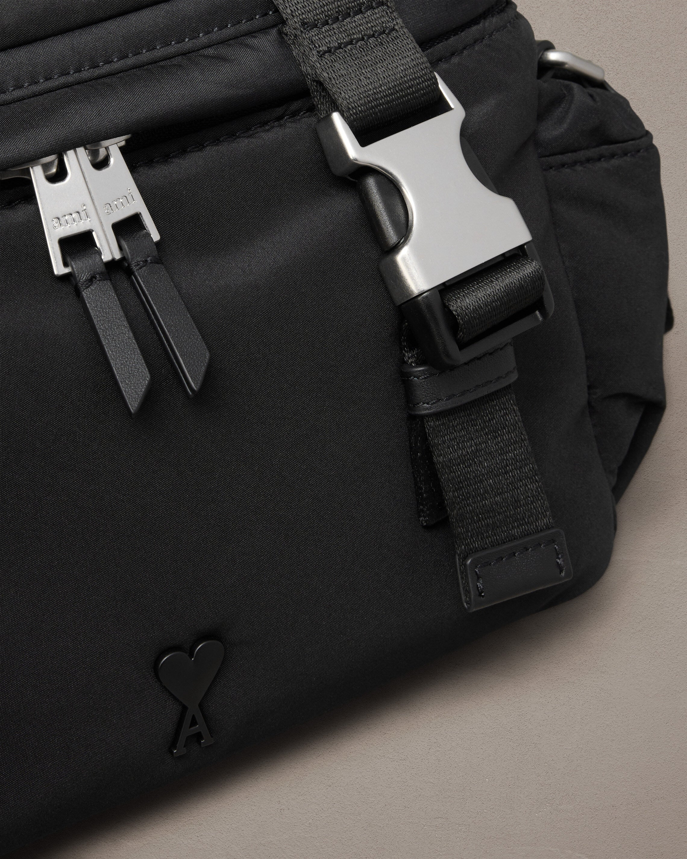 Ami de Coeur Messenger Bag