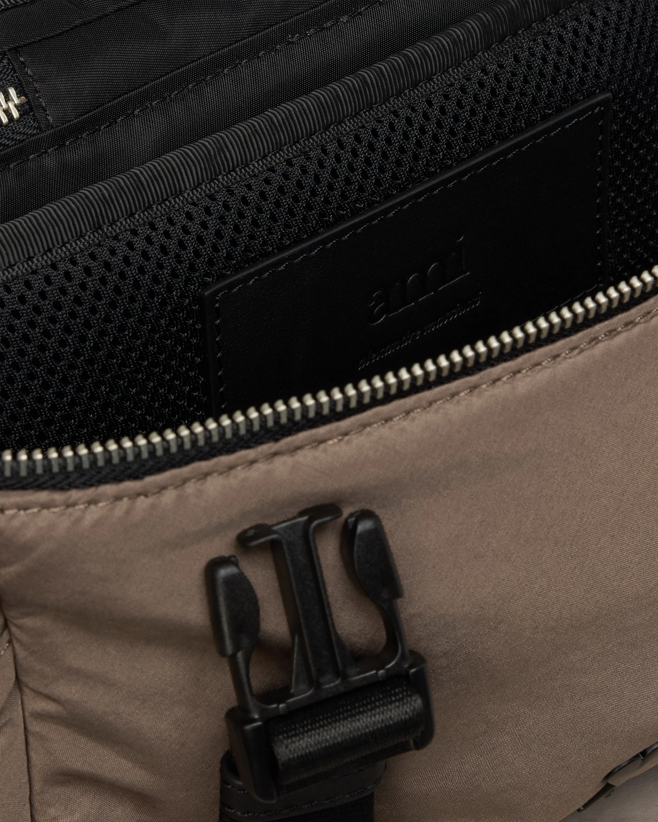 Ami de Coeur Messenger Bag