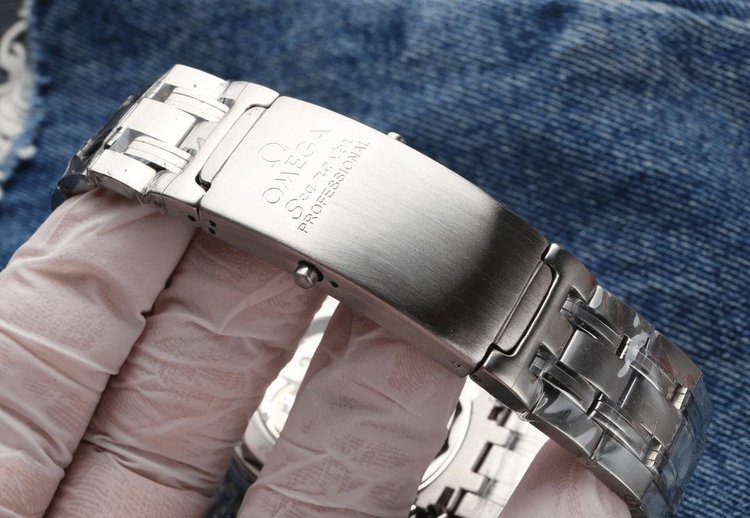 Seamaster Diver 300m Co-Axial Master Chronometer Chronograph 44mm - Orolen