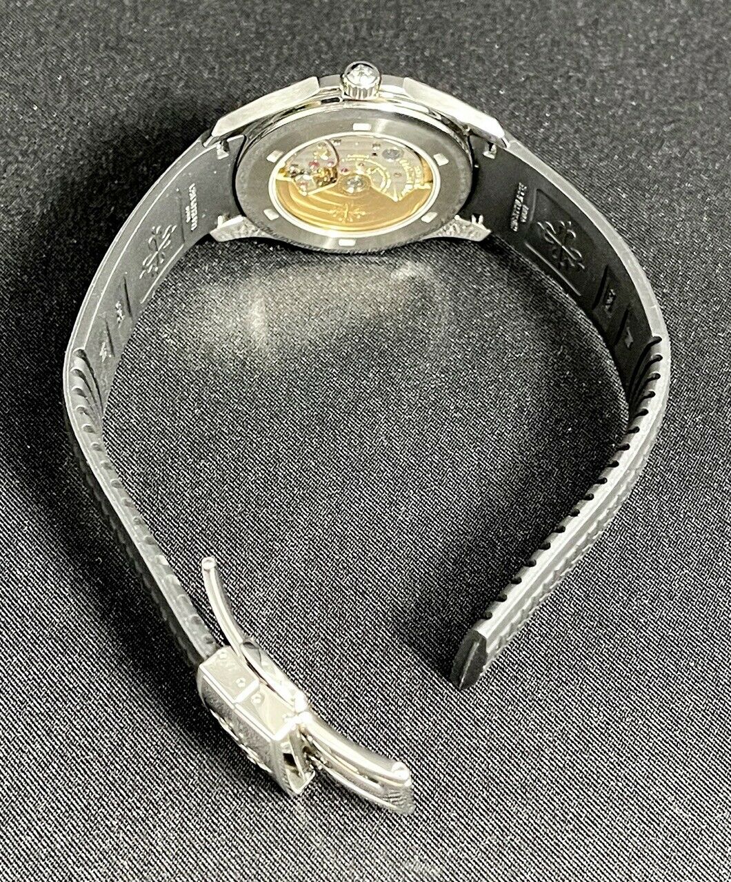 Patek Philippe Aquanaut Aquanaut 5167A-001 / Unworn / Complete Box & Papers - Orolen