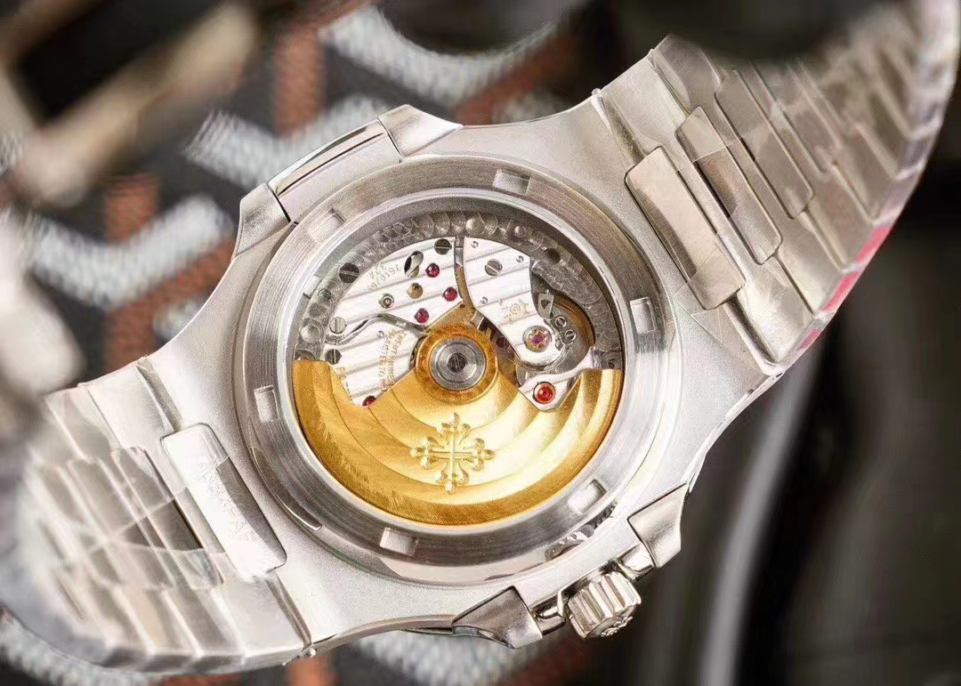 Patek Philippe Aftermarket 5711 Nautilus White Gold with Emeralds - Orolen